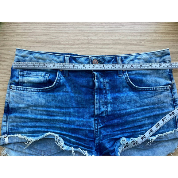 Forever 21 Distressed Short Cut-Off Jean Shorts 29in Waist (Sz8) - Picture 14 of 16